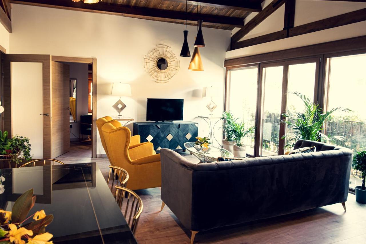 Apartamentos En El Valle Del Jerte Flores Para Angela Cabezuela Del Valle Exterior foto